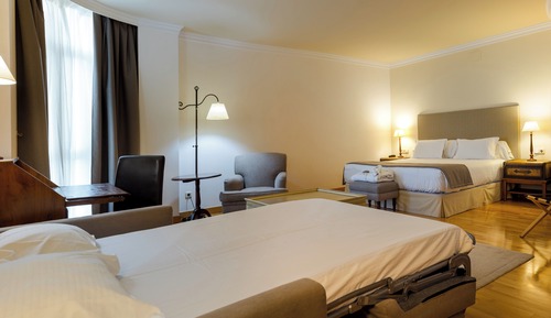 Habitación familiar doble (Extra Bed)
