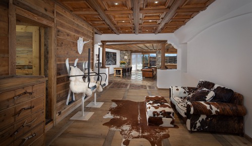 Suite (Ours)