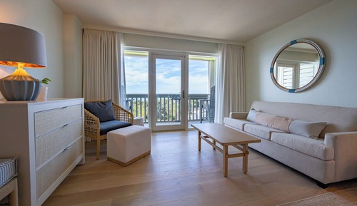 Habitación superior, 1 cama de matrimonio grande con sofá cama (Gulf View Guest Room 3rd Floor)