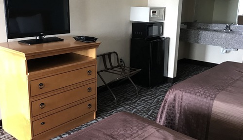 Habitación básica, 2 camas de matrimonio
