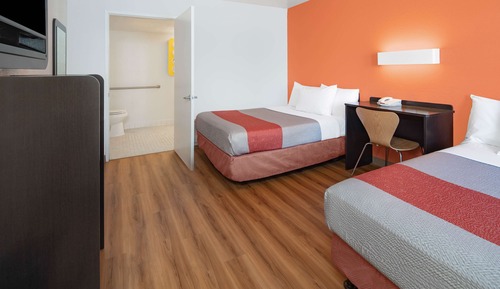 Habitación estándar, 2 camas dobles, accesible para personas con discapacidad, no fumadores