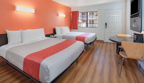 Habitación estándar, 2 camas dobles, accesible para personas con discapacidad, no fumadores