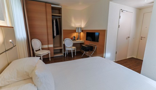 Queen Double Room