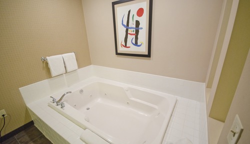 Suite, 1 cama de matrimonio grande, bañera de hidromasaje