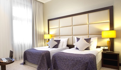 Deluxe Room in Pesach Package