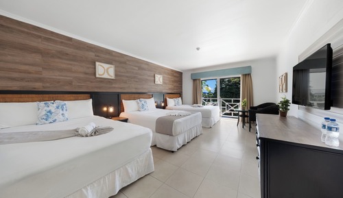 Habitación familiar (No access to the saltwater pool)