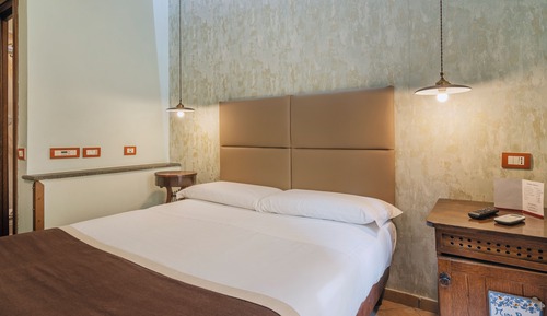Habitación básica doble de uso individual (1 semi double bed )