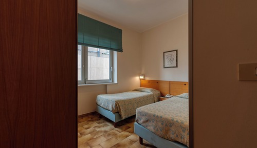 Habitación con 2 camas individuales