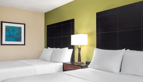 Habitación estándar, 2 camas de matrimonio, bañera accesible (Mobility)