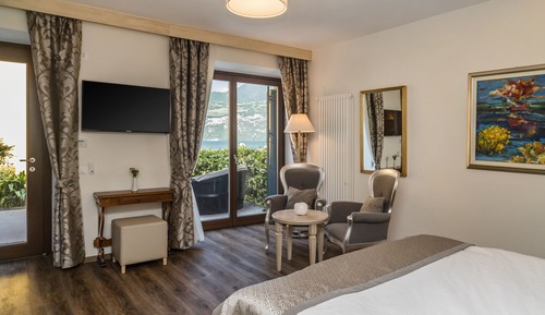 Suite exclusiva, 1 habitación, terraza, junto al lago