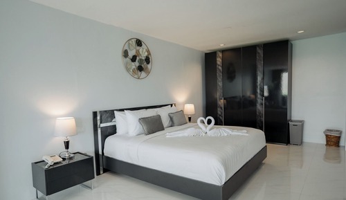 Penthouse Suite with City View