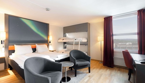 Habitación familiar, varias camas