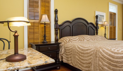 Habitación, baño privado (11 Railroad Room)