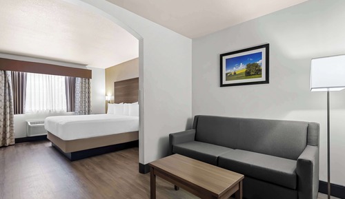 Suite, 1 cama de matrimonio grande, accesible para personas con discapacidad, bañera (Larger Room)
