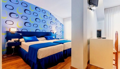 Habitación estándar con 1 cama doble o 2 individuales