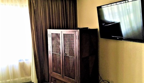 Suite de lujo, 2 camas de matrimonio y 1 sofá cama