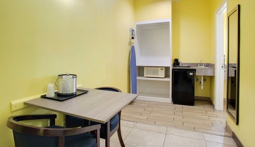 1 King Standard Suite, 1st Floor