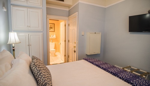 Habitación, baño privado (KELSEY #103)