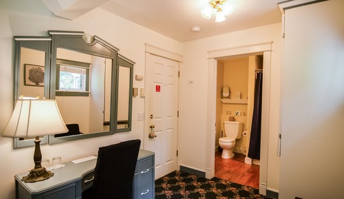 Habitación, baño privado (MARJORIE - #212)