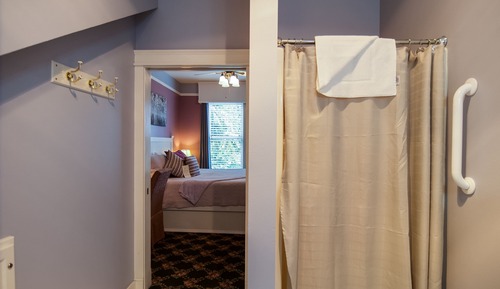 Habitación, baño privado (SKINNER - #104)