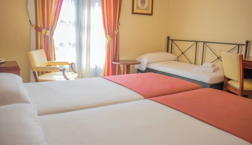 Habitación con 1 cama doble o 2 individuales (extra bed)