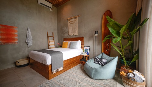 Habitación estándar, 1 cama de matrimonio, vistas al mar (Double Room with Surf Lessons)