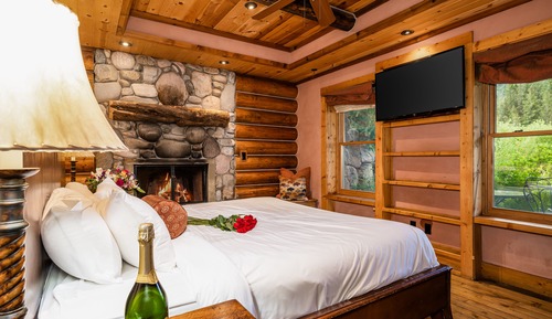 Suite Deluxe, 1 cama de matrimonio grande (Pondside)