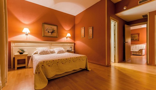 Habitación básica con 1 cama doble o 2 individuales
