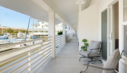 Habitación Deluxe, 2 camas de matrimonio, patio, vistas al puerto deportivo