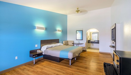 Habitación Deluxe, 1 cama de matrimonio grande, fumadores, frigorífico y microondas