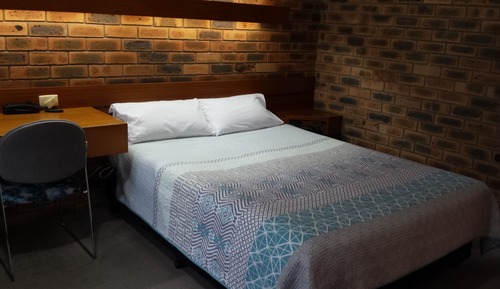 Suite económica, 1 cama de matrimonio, microondas, planta baja