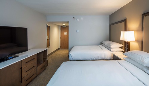 Habitación, 2 camas de matrimonio, accesible para personas con discapacidad (Hearing)