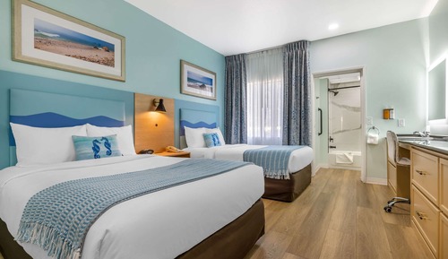 Suite, varias camas, no fumadores, vistas a la piscina