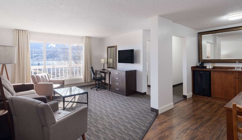 Suite, 1 cama de matrimonio grande, no fumadores (One-Bedroom, Water View)