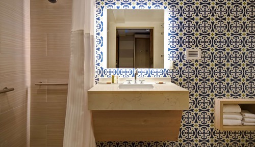 Habitación, 2 camas de matrimonio, accesible para personas con discapacidad, bañera (Hearing)
