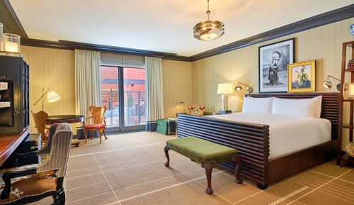 Suite junior, junto a la piscina