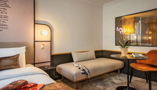 Privilege, Habitación, varias camas