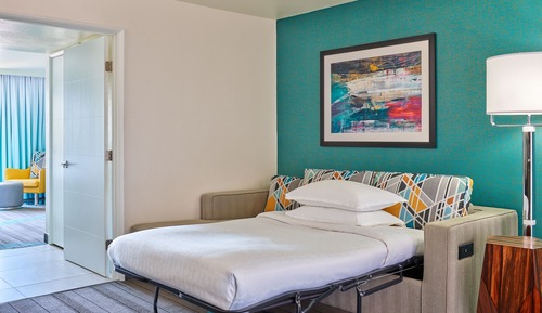 Suite Club, 1 habitación, balcón (Mobility/Hearing Access, Roll-In Shwr)