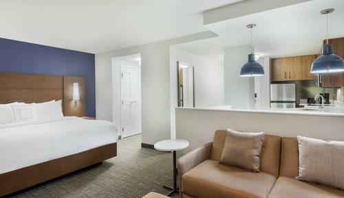 Estudio, 1 cama de matrimonio grande con sofá cama