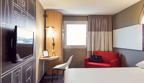 Habitación estándar doble, 1 cama doble con sofá cama