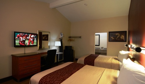Habitación Deluxe, 2 camas dobles (Roll-In Shower, Smoke Free)