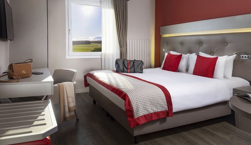 Habitación superior con 1 cama doble o 2 individuales