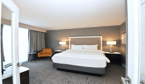 Habitación Premium, 1 cama de matrimonio grande con sofá cama, balcón, con vistas (Plaza View)