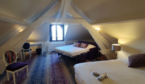 Habitación cuádruple junior, 1 cama de matrimonio con sofá cama, no fumadores, vistas al río