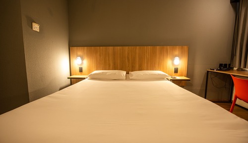 Habitación, varias camas