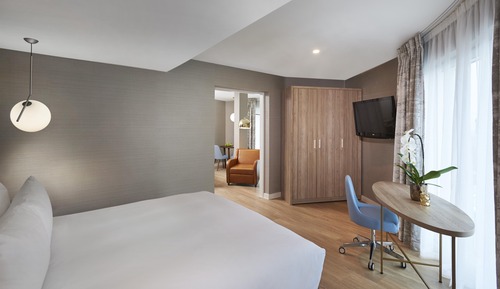 Suite, 1 cama de matrimonio, vistas a la ciudad