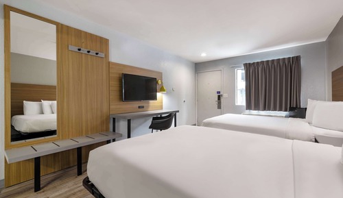 Suite estándar, 2 camas de matrimonio, no fumadores
