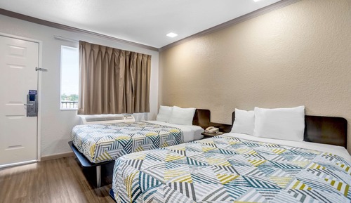 Habitación estándar, 2 camas dobles, fumadores