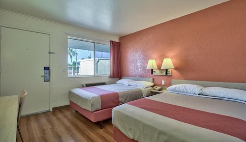 Habitación estándar, 2 camas dobles, no fumadores