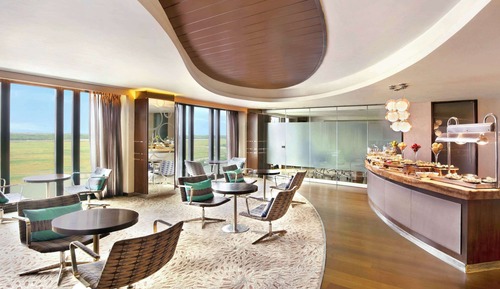 Suite presidencial, 1 cama de matrimonio grande, Acceso al salón del club